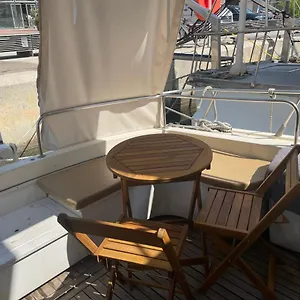 Barco El Marques Sant Adria de Besos